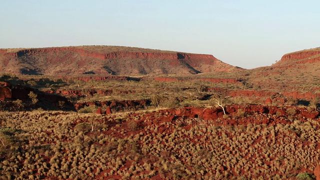 国家公园/ Karijini的山的全景，西澳大利亚，澳大利亚视频素材