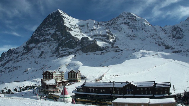 瑞士伯恩斯高地kleine Scheidegg / Grindelwald的WS滑雪者视频素材