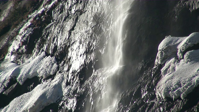 斯陶布巴赫在bernese阿尔卑斯的瀑布/ Lauterbrunnen, bernese Oberland，瑞士视频素材