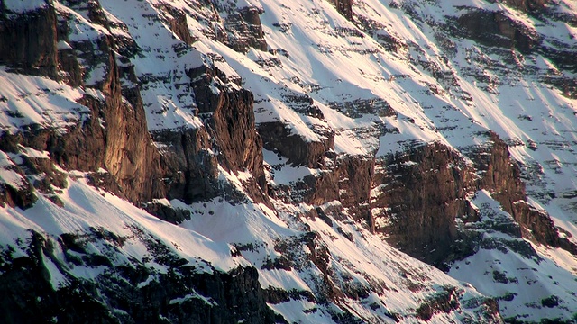 在伯恩斯阿尔卑斯山日落的WS Wetterhorn / Grindelwald，伯恩斯高地，瑞士视频素材