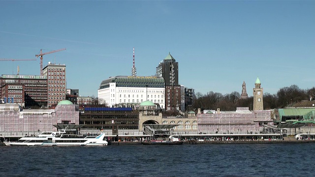 从河流/汉堡，汉堡，德国的城市建筑视频素材