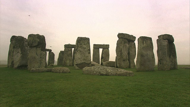 巨石阵:古代史前纪念碑，威尔特郡，英国视频素材