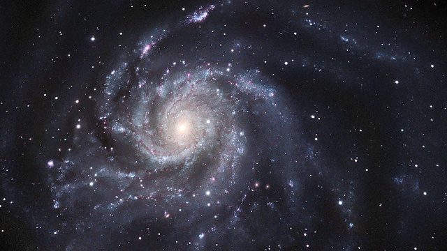 风车星系(M101)，光学图像。视频素材