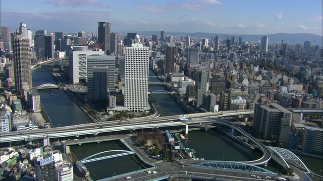 日本大阪附近的WS POV空中城市视频素材