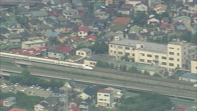 WS POV空中新干线700型通过轨道/日本东京视频下载