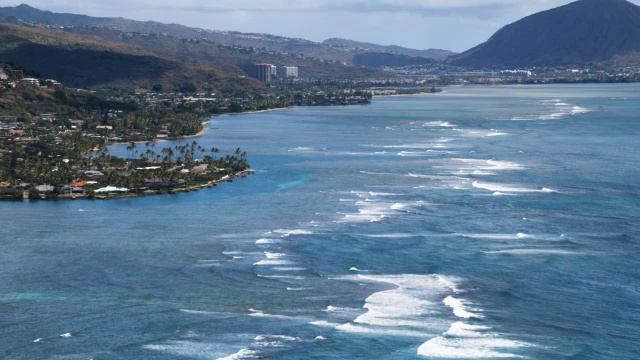 火奴鲁鲁的伊纳海纳海岸线的广阔视野视频素材