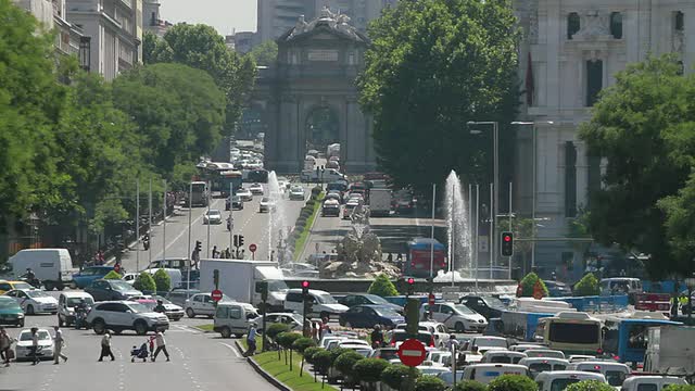 “门AlcalÌ上涨,Madrid, Spain。”视频素材