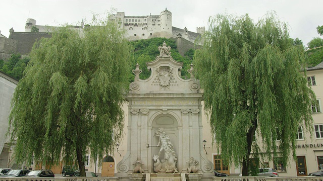 你是Kapitelplatz和Hohensalzburg Castle视频素材