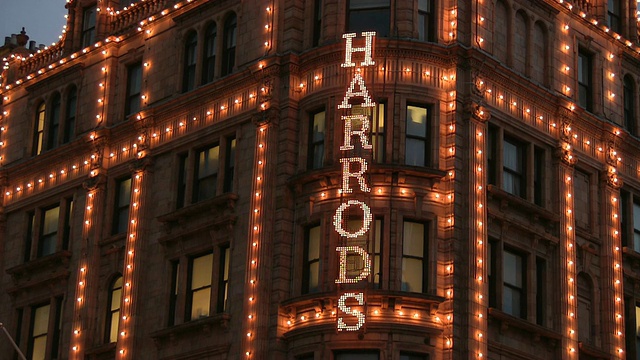 位于布朗普顿路/英国伦敦的CU Harrods Store视频素材