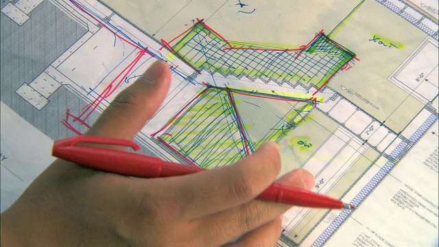 CU，人在绘制建筑蓝图，手的特写视频下载