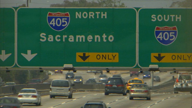 MS，高速公路上的交通，后视图，洛杉矶，加利福尼亚，美国视频素材