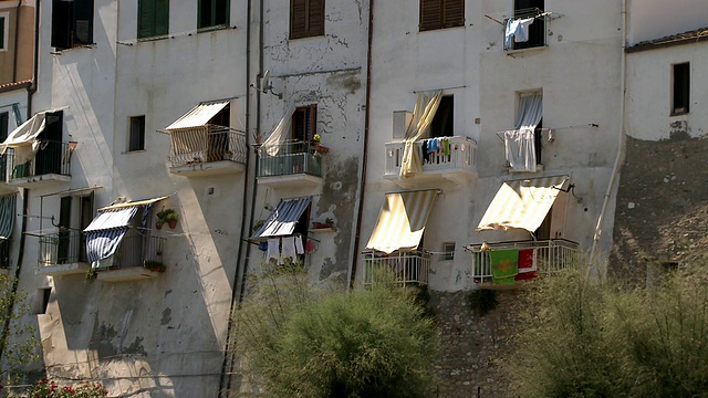 MS balcony of buildings / Termoli, Molise，意大利视频素材