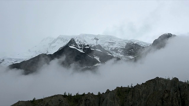 T/L云的轮廓，安纳布尔纳2号，黎明，喜马拉雅山视频素材