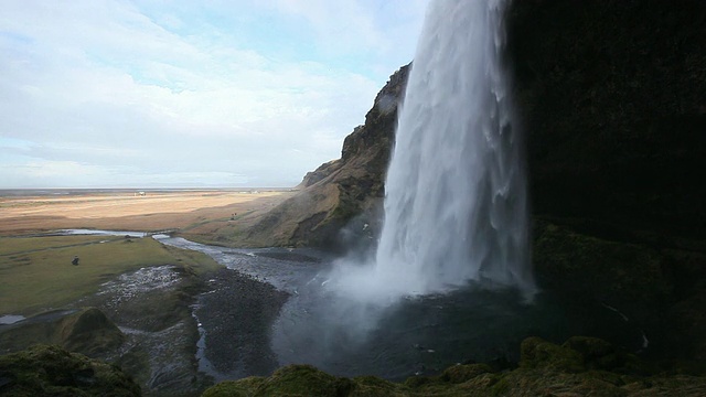 seljalandsfoss falls / Iceland的MS视图视频素材