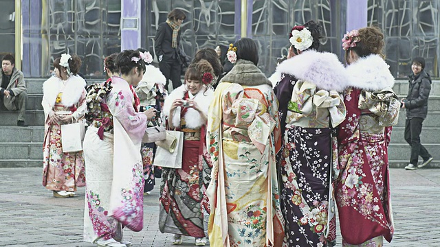 穿着和服的日本女孩视频素材