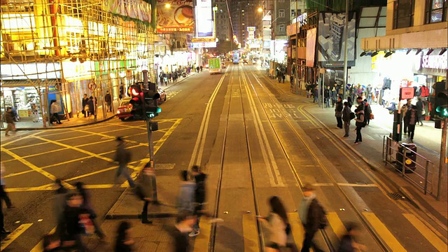 时间流逝，POV在夜间驾驶电车系统通过香港中部，中国，亚洲视频素材