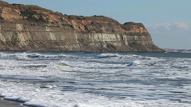 洋面和流向海滩的海浪/千叶市，日本视频素材