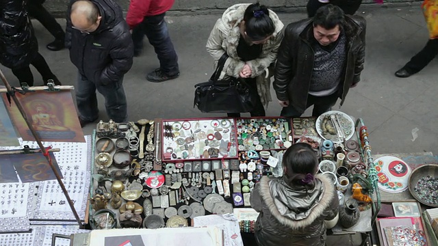 中国陕西西安古玩市场MS拍摄视频素材