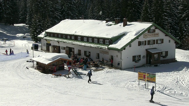 WS山inn seealpe at Mount Nebelhorn at AllgÃ¤u Alps / Oberstdorf, Bavaria, Germany视频素材