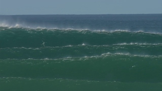 MS SLO MO拍摄的一组海浪/ Haleiwa，夏威夷，美国视频素材