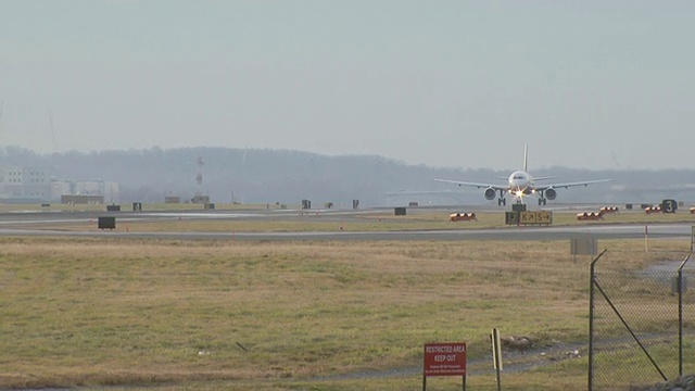 美国杜勒斯机场，空中客车起飞视频素材