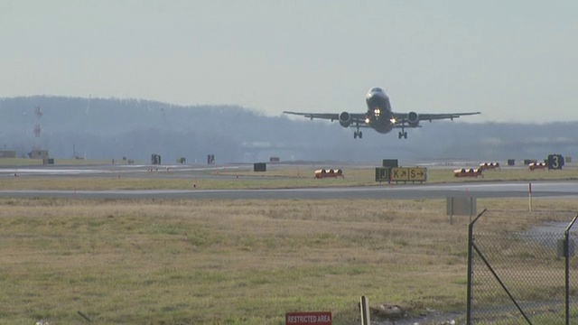 美国杜勒斯机场，空中客车起飞视频素材