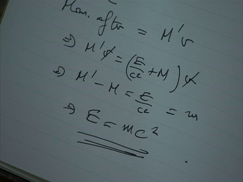 Pull focus to scribble e=mc2 equation, Syria(音效可用)视频素材