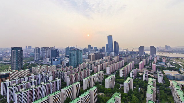 韩国首尔Yeouido公寓住宅区WS T/L View of Sunset视频素材