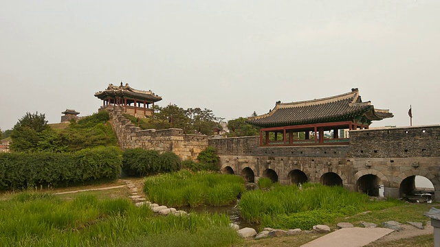 韩国京畿道水原水原花城的MS T/L照片视频素材