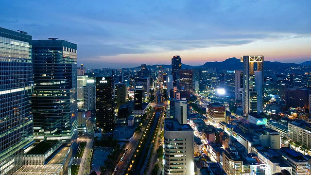 韩国市区清溪溪的日落和夜景视频素材