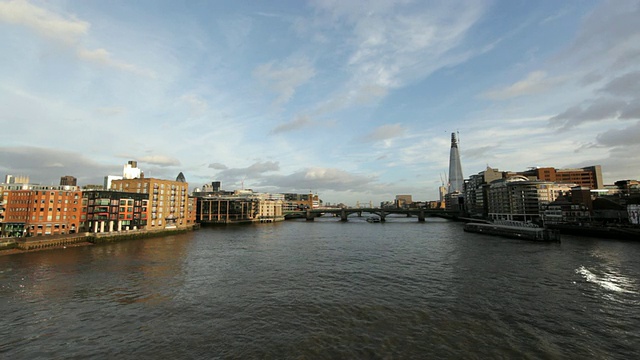 英国大伦敦，泰晤士河和shard / London建筑的WS视图视频素材