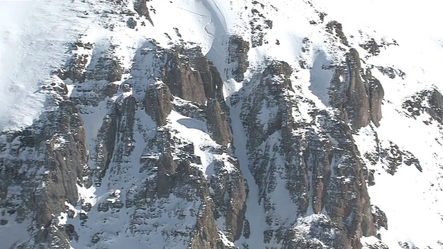 MS TD ZO在美国科罗拉多州特柳赖德山脉上壮观的锯齿山极限滑雪视频素材