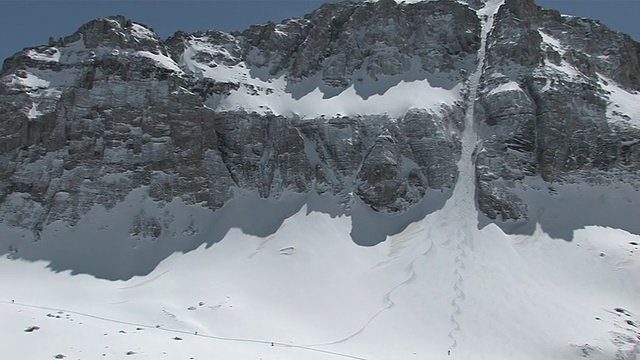 MS TS ZO极限滑雪在锯齿山在壮观的山脉库卢瓦/特柳莱德，科罗拉多州，美国视频素材