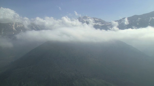 WS鸟瞰图的莱夫卡奥里山，白色山脉/莱夫卡奥里山，克里特岛，希腊视频素材