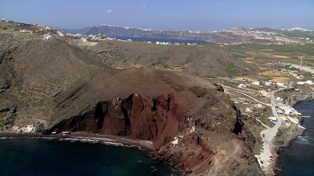 鸟瞰图圣托里尼岛南海岸/圣托里尼，基克拉迪斯群岛，希腊视频素材