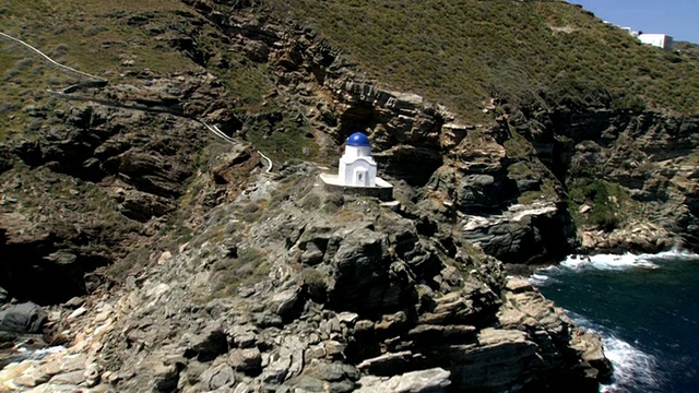 修道院鸟瞰图在Sifnos / Sifnos，基克拉迪斯群岛，希腊视频素材