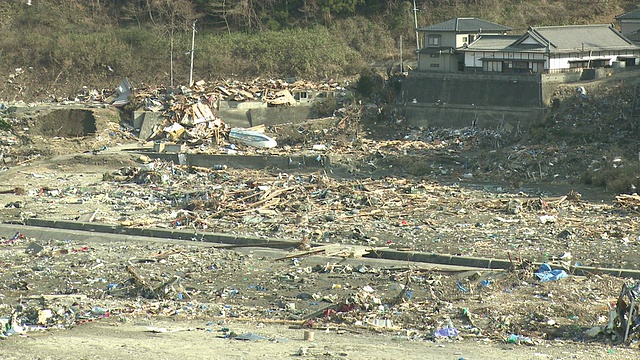 2011年4月2日，日本岩手县陆前高田市;2011年3月东北地震后的海啸三周后。视频素材