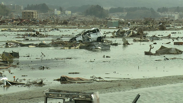 2011年4月2日，日本岩手县陆前高田市;2011年3月东北地震后的海啸三周后。视频素材