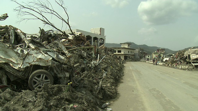 2011年4月2日，日本岩手县陆前高田市;2011年3月东北地震后的海啸三周后。视频素材