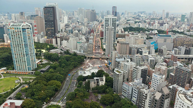 WS T/L赤板桥十字路口和Shuto高架高速公路从白天到晚上的过渡/日本东京视频素材