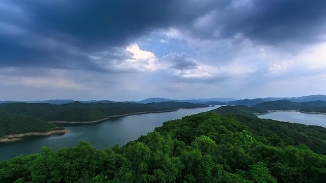 WS T/L ZO视图的云移动大中湖/清州，忠清北道，韩国视频素材