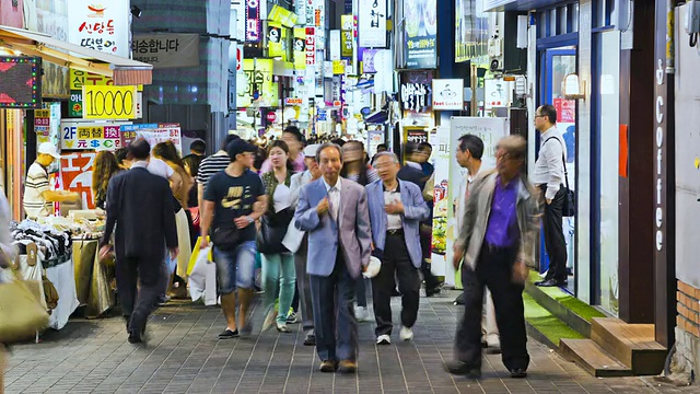 Myeongdong购物区，韩国首尔视频素材