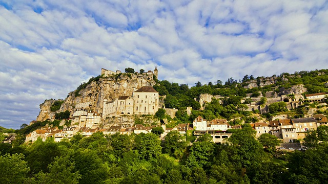 WS T/L云在Rocamadour(联合国教科文组织世界遗产)/ Rocamadour，中比利牛斯，法国视频素材