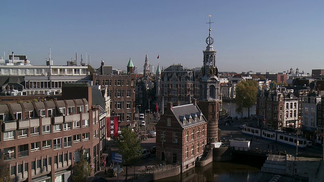 Muntplein和Munttoren / Amsterdam的WS视图，荷兰北部视频素材