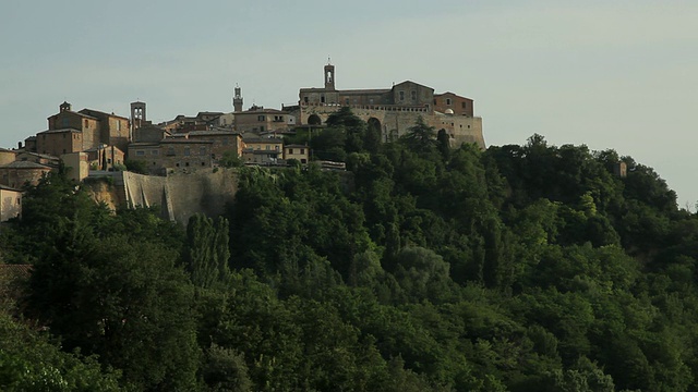 WS Town on hill / Montepulciano，托斯卡纳，意大利视频素材