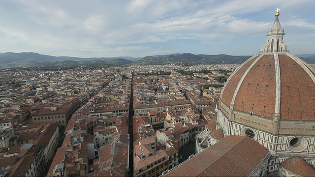 WS HA LD Santa Maria Del Fiore Dome with Cityscape /佛罗伦萨，意大利视频素材