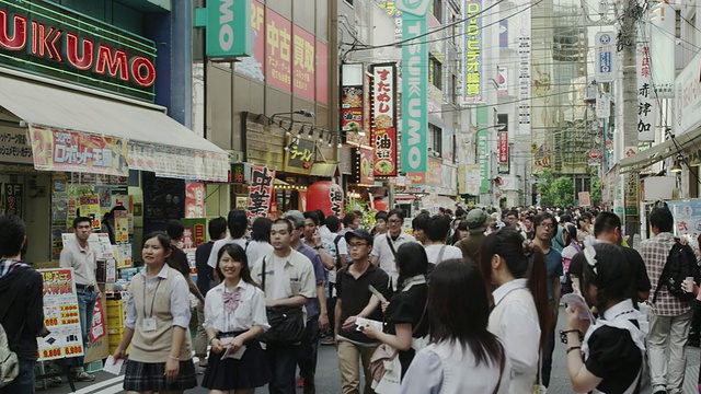 秋叶原电力区，成为东京的小田中心视频素材