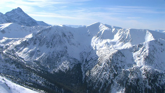 冬天的山风景视频素材