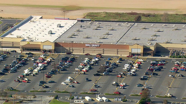 WS AERIAL ZI View of wall mart / Maryland，美国视频素材