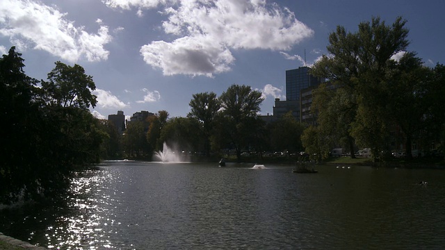 MS View of Etangs of Ixelles / Brussels，比利时视频素材